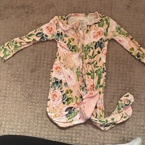 Posh peanut ruffle footie pink floral 12-18 months